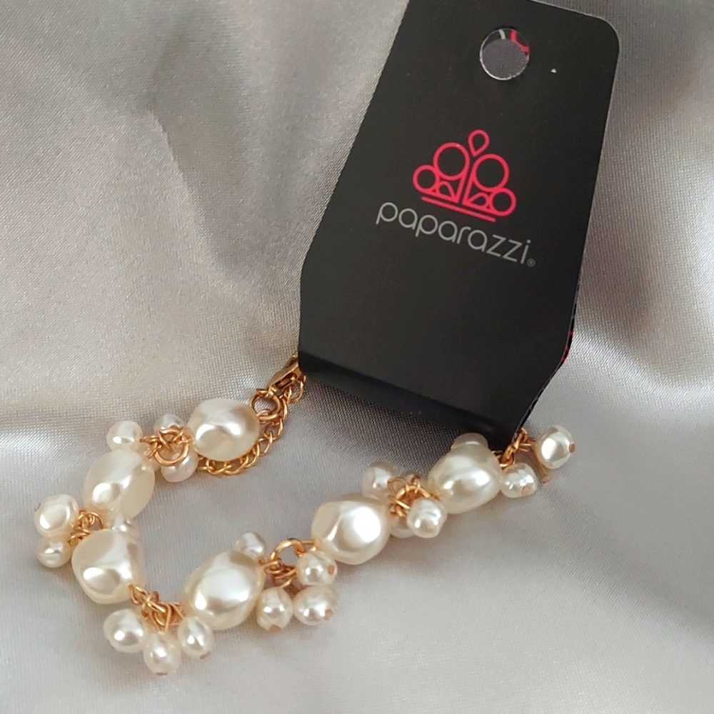 Pearl bracelet